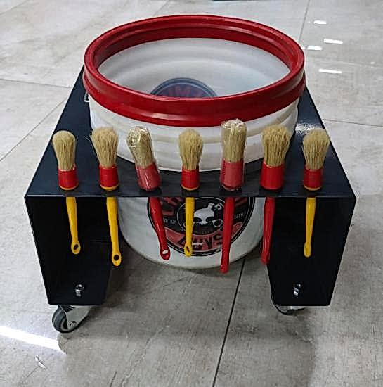VIRTUES BUCKET STAND